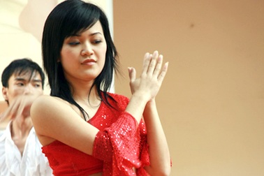 Nữ sinh Kim Anh cắt cổ người tình trên xe Lexus và những khát khao đã một thời nguội tắt 