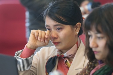 Lương 3 triệu đồng, nhà khoa học trẻ bật khóc vì chẳng thể phụ giúp cha mẹ