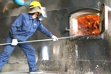 Phát hiện hàng chục tấn thịt “mập mờ” trong kho đông lạnh