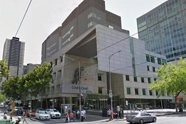 Phát hiện bị cưỡng hiếp sau khi xem video trong điện thoại bạn trai