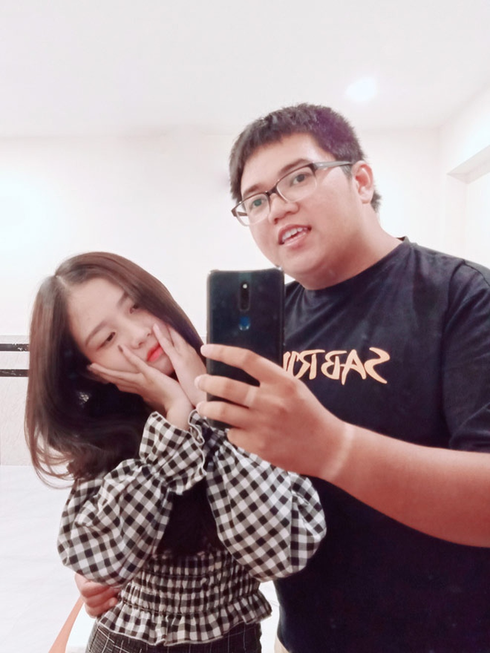 Chàng trai nặng 150kg tán đổ cô gái 35kg xinh như hot girl - 5 Chàng trai nặng 150kg tán đổ cô gái 35kg xinh như hot girl - 5