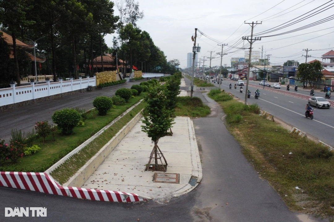 Dự án mở rộng quốc lộ 13 ngổn ngang do chưa di dời đường điện - 2 Dự án mở rộng quốc lộ 13 ngổn ngang do chưa di dời đường điện - 2