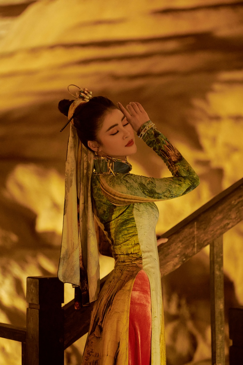 Người đẹp Lý Kim Thảo thướt tha trong tà áo dài - 11 Người đẹp Lý Kim Thảo thướt tha trong tà áo dài - 11