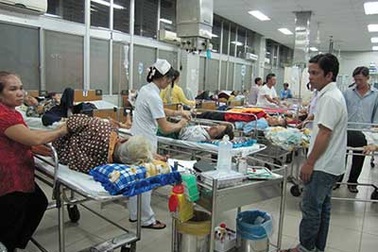 Bệnh nhân oằn lưng trả tiền... hoa hồng 