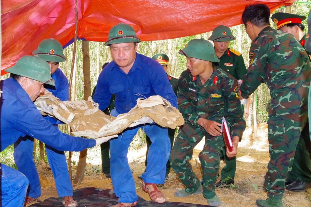Hành trình đưa 12 người lính trở về sau hàng chục năm nằm lại giữa rừng sâu - 5 Hành trình đưa 12 người lính trở về sau hàng chục năm nằm lại giữa rừng sâu - 5