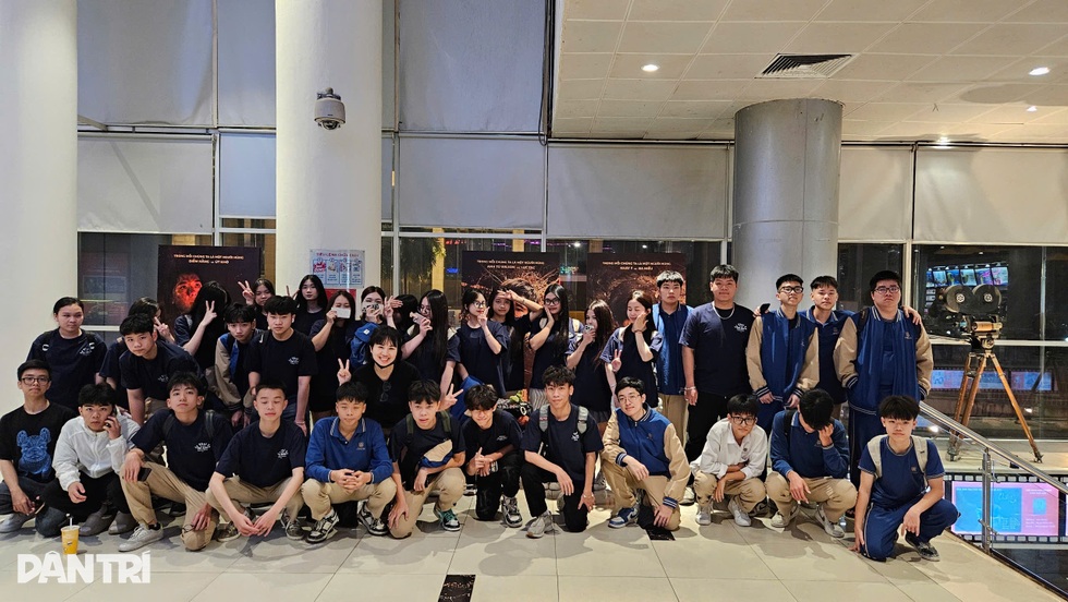 Địa đạo thu 100 tỷ đồng: Lý giải phim lịch sử kéo đông đảo Gen Z ra rạp - 1 Địa đạo thu 100 tỷ đồng: Lý giải phim lịch sử kéo đông đảo Gen Z ra rạp - 1