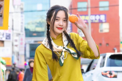 Nữ sinh Việt diện áo dài chụp ảnh giữa tiết trời âm 5 độ C ở Hàn Quốc