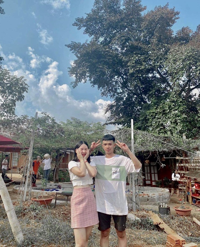 Chuyện tình lãng mạn của cặp đôi “thanh mai trúc mã” học cùng từ lớp 1 tới khi tốt nghiệp cấp 3 - Ảnh 3. Chuyện tình lãng mạn của cặp đôi “thanh mai trúc mã” học cùng từ lớp 1 tới khi tốt nghiệp cấp 3 - Ảnh 3.