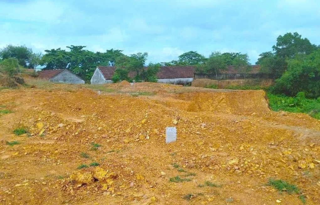 Ngăn chặn kịp thời việc người dân lập mộ giả, chiếm đất nghĩa trang - 1 Ngăn chặn kịp thời việc người dân lập mộ giả, chiếm đất nghĩa trang - 1