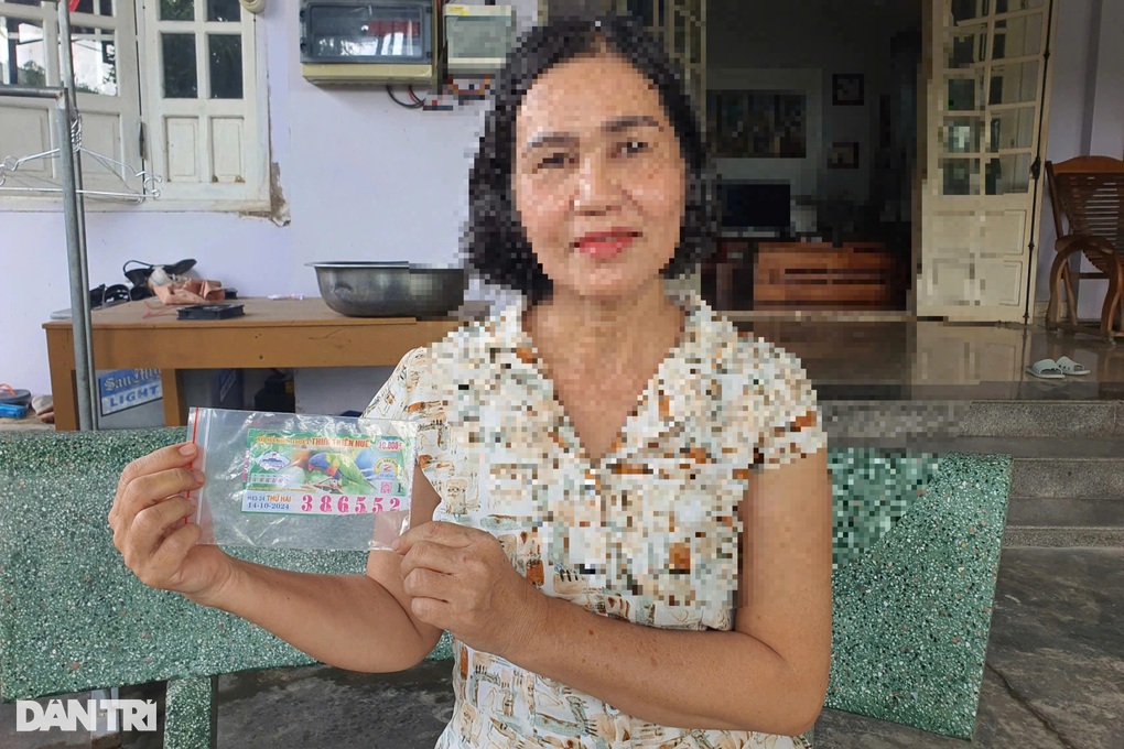 Chủ tờ vé số 2 tỷ đồng bị từ chối trả thưởng gửi đơn đòi kết quả giám định - 1 Chủ tờ vé số 2 tỷ đồng bị từ chối trả thưởng gửi đơn đòi kết quả giám định - 1