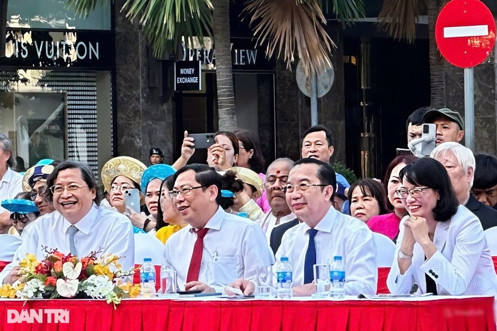 TPHCM công bố Nghệ thuật Lân sư rồng là Di sản văn hóa phi vật thể quốc gia - 1 TPHCM công bố Nghệ thuật Lân sư rồng là Di sản văn hóa phi vật thể quốc gia - 1