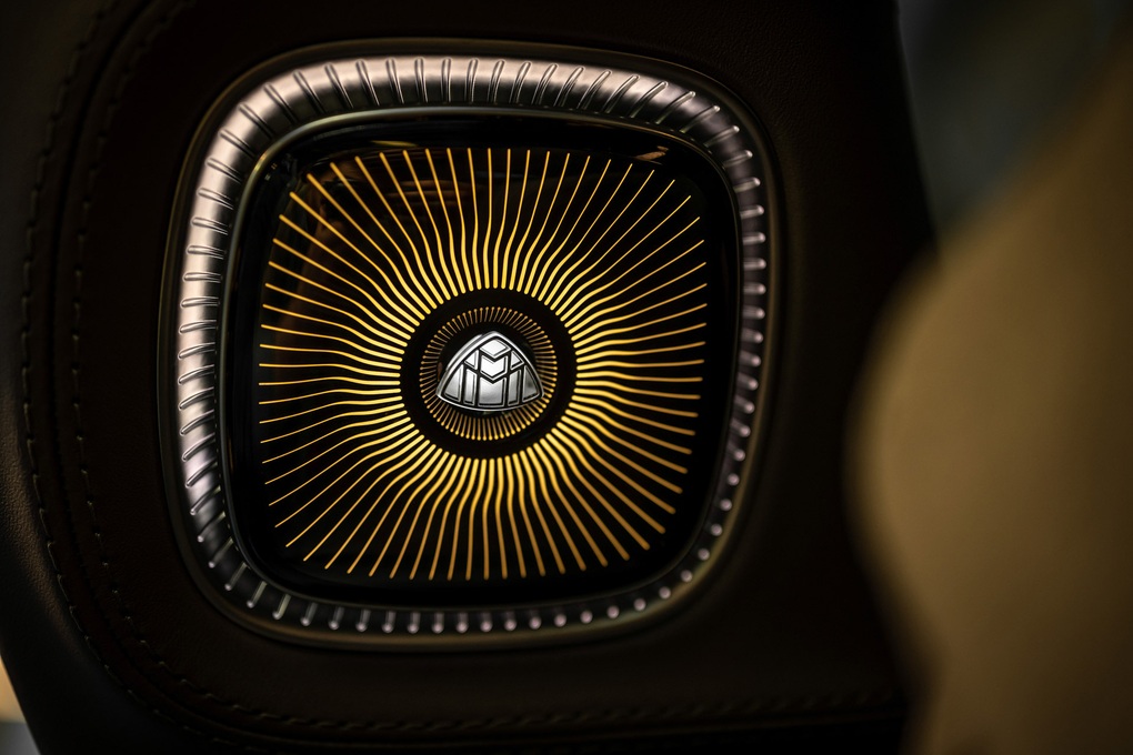Mercedes-Maybach EQS 680 ra mắt, định nghĩa xe điện gầm cao hạng sang - 19 Mercedes-Maybach EQS 680 ra mắt, định nghĩa xe điện gầm cao hạng sang - 19