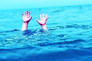 Cứu sống 2 phụ nữ đuối nước khi tắm biển