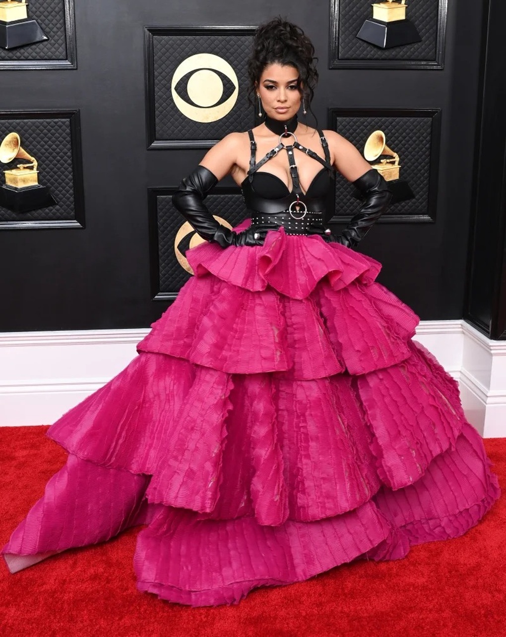 Thảm đỏ Grammy 2023: Người đẹp ngỡ ngàng, người dị khó tin - 12 Thảm đỏ Grammy 2023: Người đẹp ngỡ ngàng, người dị khó tin - 12