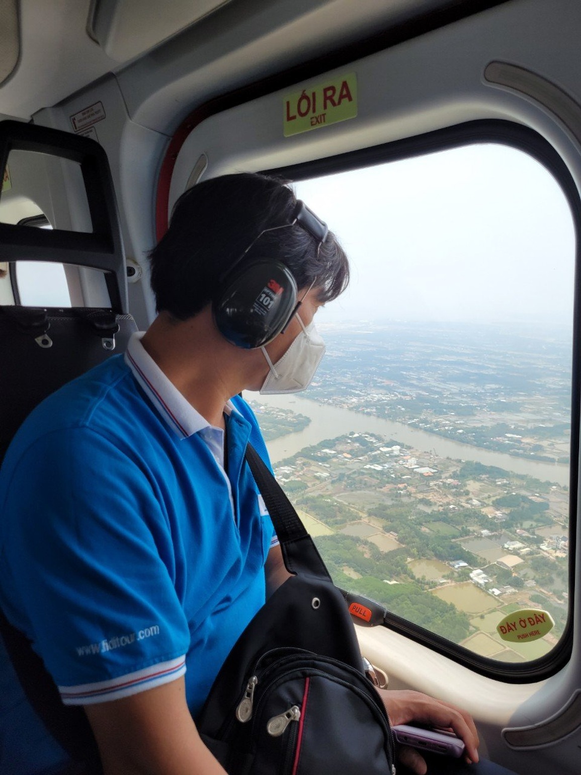 4 triệu đồng tour bay trực thăng, ngắm TPHCM từ trên cao - 3 4 triệu đồng tour bay trực thăng, ngắm TPHCM từ trên cao - 3