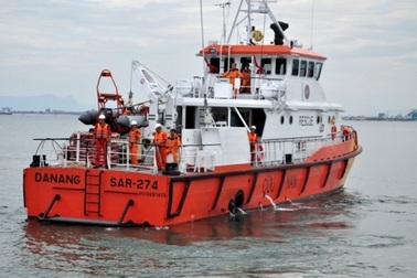 Đưa tàu cứu hộ cứu ngư dân bị đau bụng trên biển