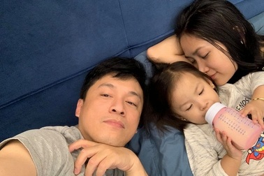 Rộ tin đồn hôn nhân trục trặc, Lam Trường khoe ảnh ba người một nhà hạnh phúc