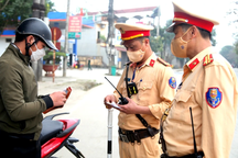 Đề xuất CSGT không bắt buộc phải cảm ơn sau khi kiểm soát giao thông