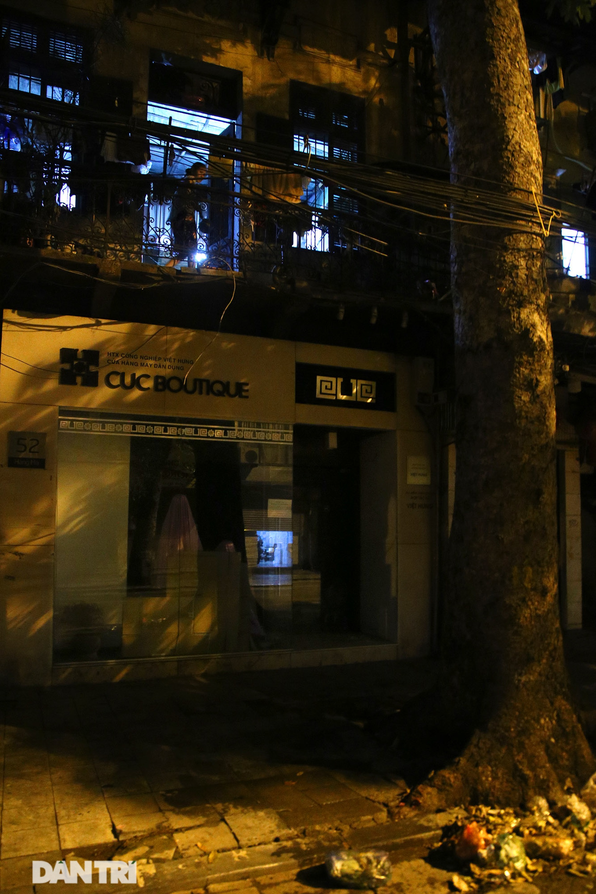 So sánh: Hình ảnh chợ trung thu vắng lặng khác biệt cảnh đông đúc mọi năm - 20