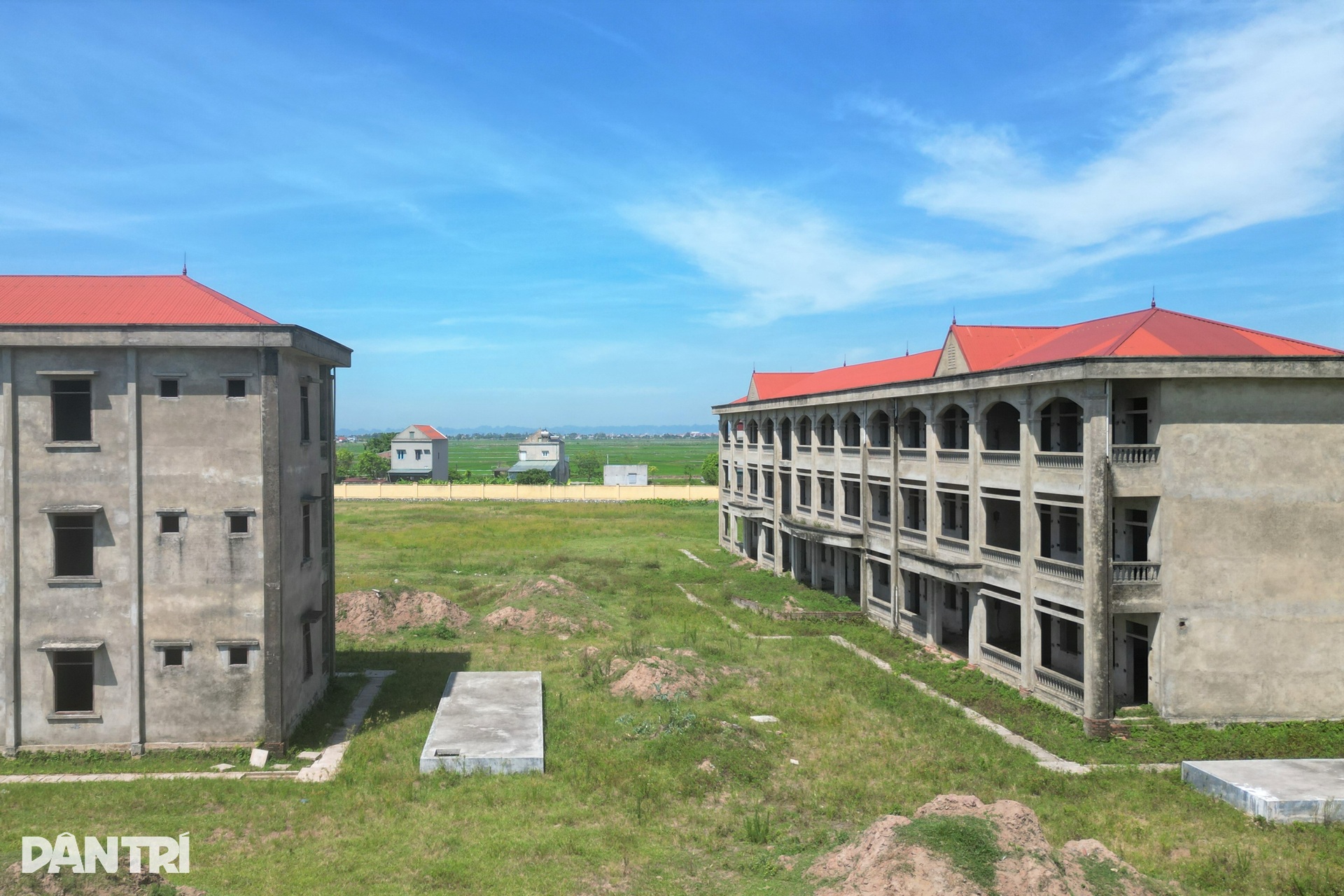 Dự án trường học đắp chiếu 10 năm giữa đồng - 8 Dự án trường học đắp chiếu 10 năm giữa đồng - 8