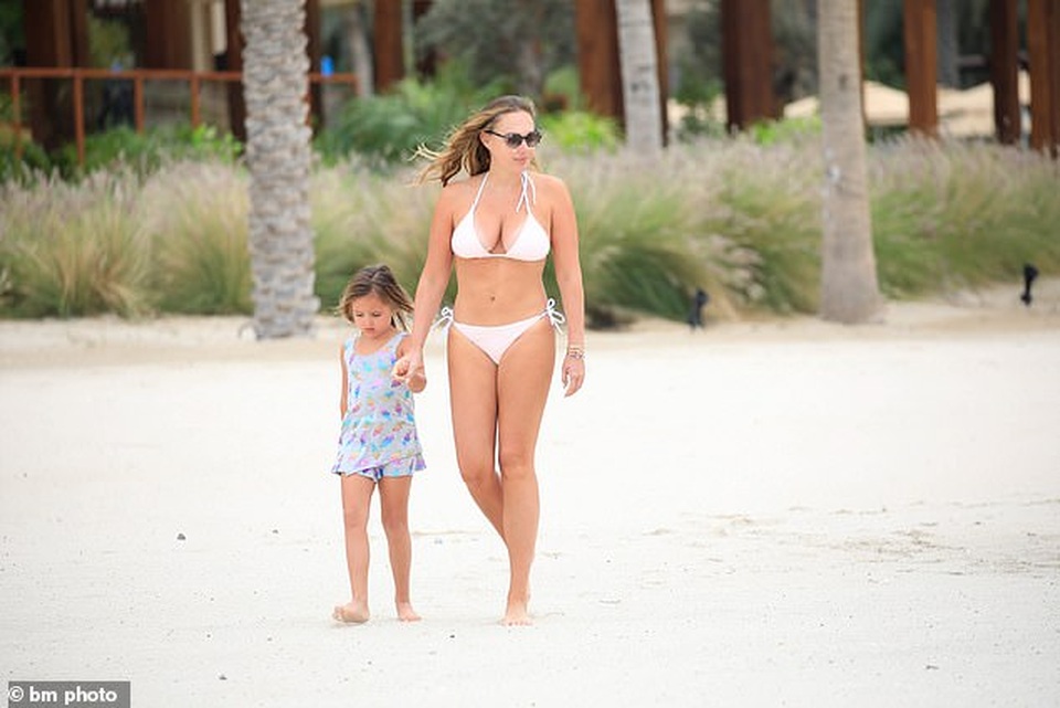 Kiều nữ siêu giàu Tamara Ecclestone gợi cảm đi biển - 1 Kiều nữ siêu giàu Tamara Ecclestone gợi cảm đi biển - 1