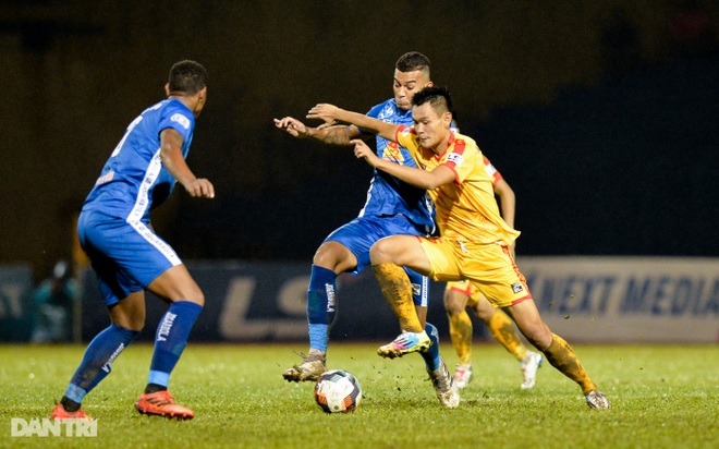 Thanh Hoá 2-1 Quảng Nam: Ngày về không trọn vẹn của HLV Nguyễn Thành Công - 7 Thanh Hoá 2-1 Quảng Nam: Ngày về không trọn vẹn của HLV Nguyễn Thành Công - 7