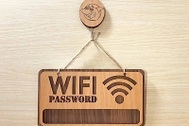 Nhóm thanh niên cầm mã tấu đuổi chém người vì… bị đổi mật khẩu WiFi