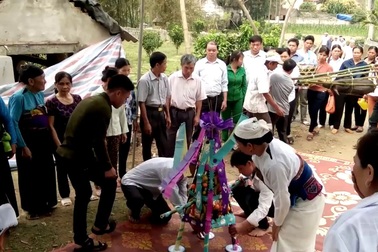 Phong tục đòi "mội" trong tang gia của người Mường ở Bá Thước