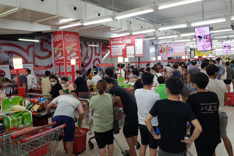 Đà Nẵng: Người dân đổ đi chợ, siêu thị trước giờ thành phố giãn cách - 1 Đà Nẵng: Người dân đổ đi chợ, siêu thị trước giờ thành phố giãn cách - 1