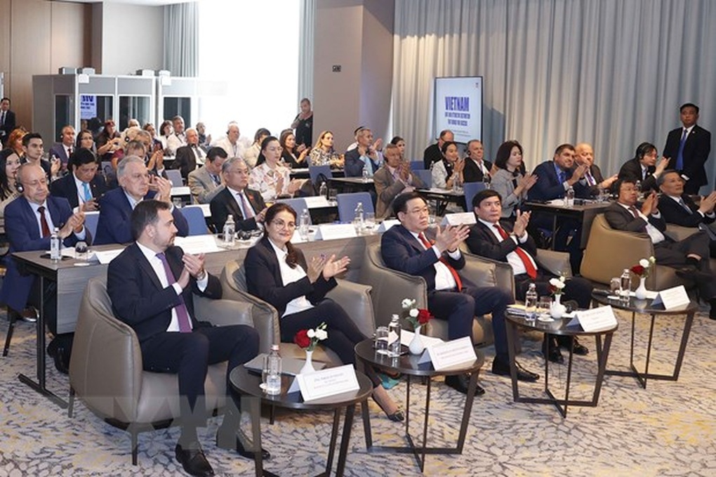 Nâng cao hiệu quả hợp tác Việt Nam-Bulgaria trên tất cả các kênh - 1 Nâng cao hiệu quả hợp tác Việt Nam-Bulgaria trên tất cả các kênh - 1