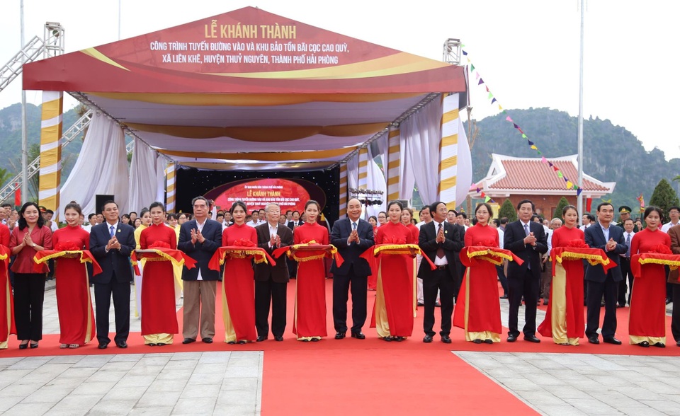 Thủ tướng dự lễ khánh thành Khu bảo tồn bãi cọc Cao Quỳ - 1 Thủ tướng dự lễ khánh thành Khu bảo tồn bãi cọc Cao Quỳ - 1