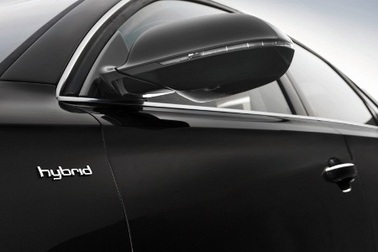 Thị trường xe hybrid nóng lên