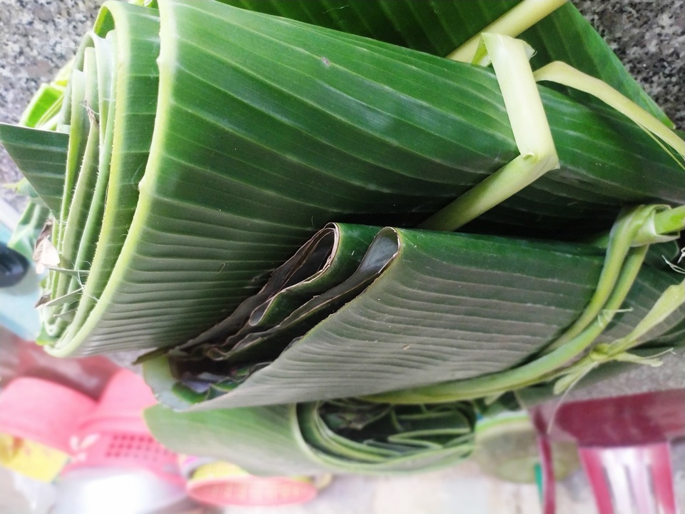 Kỳ lạ giò lụa toàn bột vẫn “cháy” hàng dịp Tết - 2 Kỳ lạ giò lụa toàn bột vẫn “cháy” hàng dịp Tết - 2