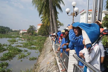 Phát hiện tử thi phân hủy trên sông Sài Gòn