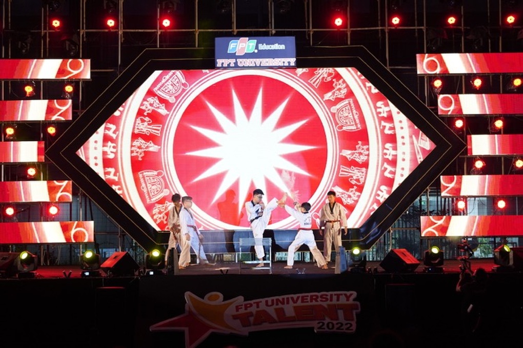 Nam sinh đa tài kể Sử Việt bằng Rap giành học bổng vào thẳng Đại học FPT - 9