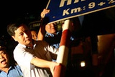 Hạ mốc giới, chào đón Hà Nội mới