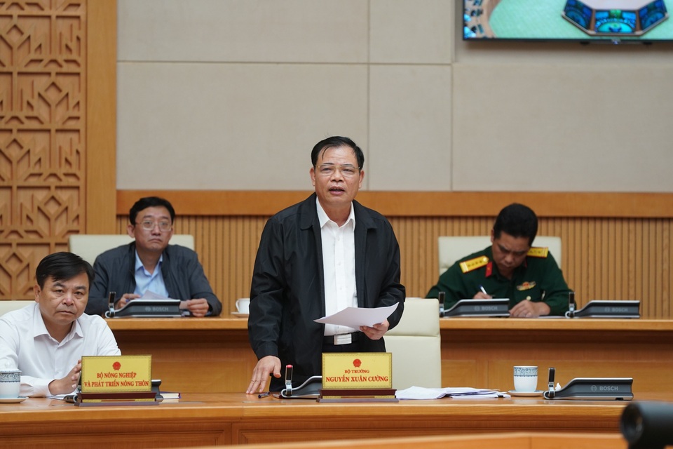 Thủ tướng: Các lực lượng đã xông pha cứu sinh mạng, tài sản của người dân - 2 Thủ tướng: Các lực lượng đã xông pha cứu sinh mạng, tài sản của người dân - 2