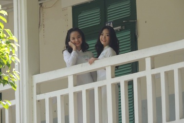 “Nữ sinh mặc áo dài đến trường sẽ được vô số thứ”