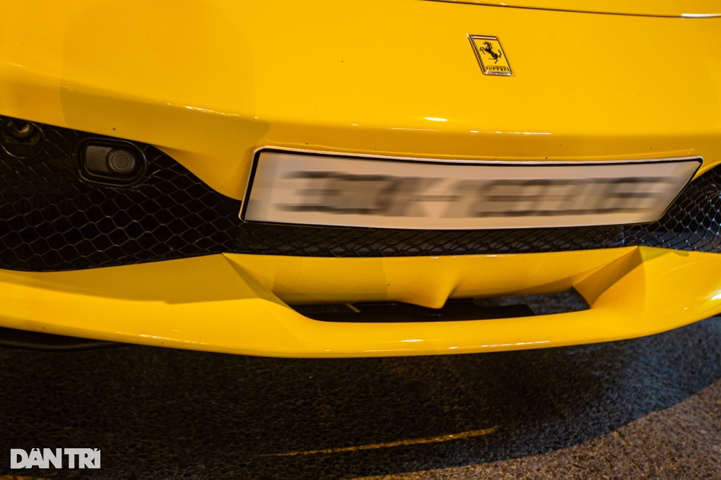 Lần đầu mua siêu xe, đại gia trẻ tuổi Hà thành chọn Ferrari hơn 23 tỷ đồng - 4 Lần đầu mua siêu xe, đại gia trẻ tuổi Hà thành chọn Ferrari hơn 23 tỷ đồng - 4