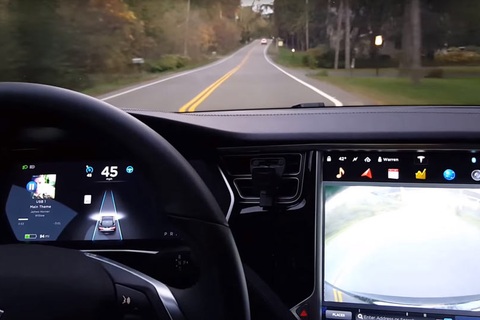 Xe Model S gây tai nạn chết người, Tesla bị chỉ trích nặng nề