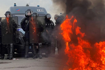 Biểu tình nổ ra tại Pháp do dự luật nâng tuổi hưu