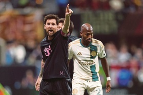 Messi lập cú đúp trong 4 phút, phá nhiều kỷ lục ở giải bóng đá Mỹ