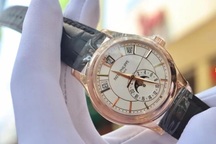 Đồng hồ xa xỉ Patek Philippe tặng quan chức và "lỗ hổng" kiểm soát tài sản