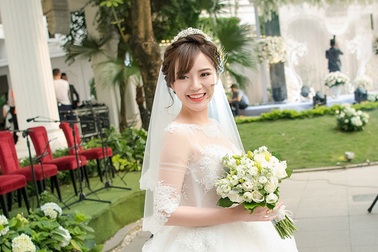 Hot girl Tú Linh hứng “gạch đá” vì trót lỡ lời trên mạng