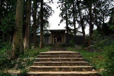 Dinh thự “vua Mèo” hùng vĩ dưới thung lũng Sà Phìn