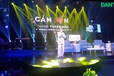 Hoài Linh hát Thương cái mặn mà