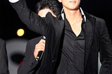 Song Seung Heon "hâm nóng" Nhật Bản