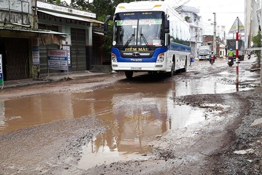 Nhiều tuyến giao thông hư hỏng nặng sau lũ