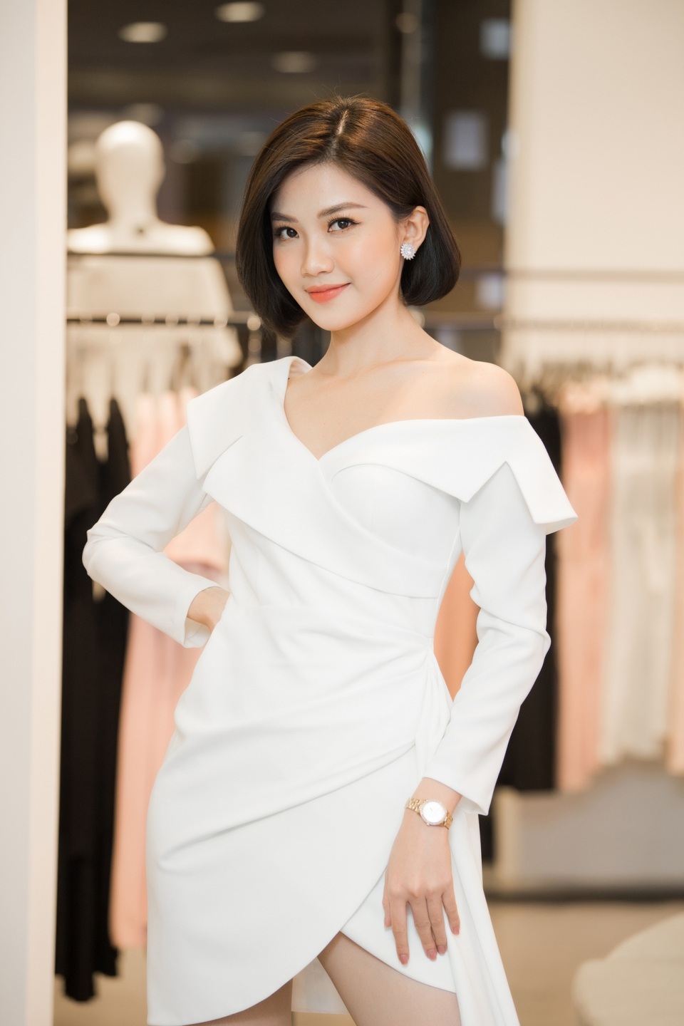 “Mẹ chồng” Lan Hương được dàn Hoa hậu, diễn viên tranh nhau gọi “u” - 10 “Mẹ chồng” Lan Hương được dàn Hoa hậu, diễn viên tranh nhau gọi “u” - 10