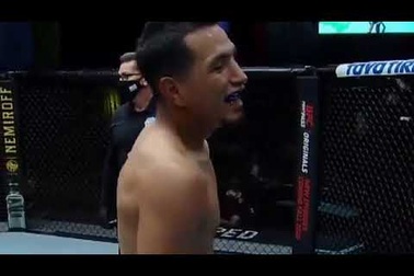 Lần đầu thi đấu UFC, võ sĩ tung ra cú sút trời giáng, hạ đo ván đối thủ